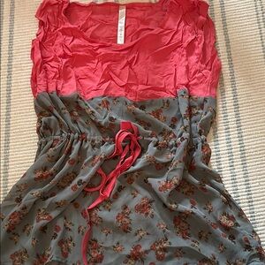 Audrey Women's Floral Top - Pink and Gray